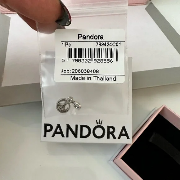 Pandora Small leather jewelry box - Picture 5 of 6